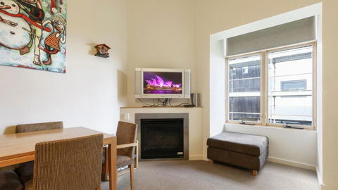Chalet Hotham 17 - Mackay Tourism 1