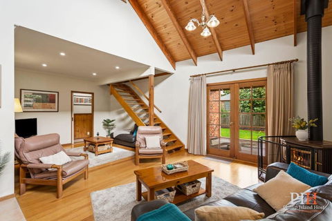Charming 3-Bedroom Retreat - Mackay Tourism 1
