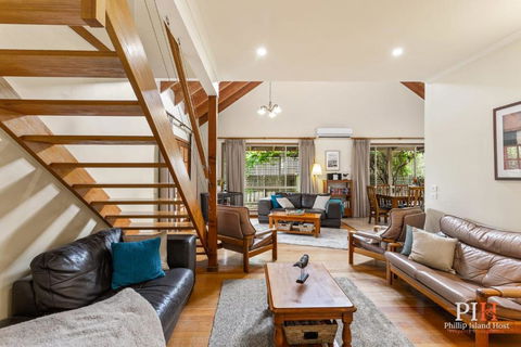 Charming 3-Bedroom Retreat - Mackay Tourism 4