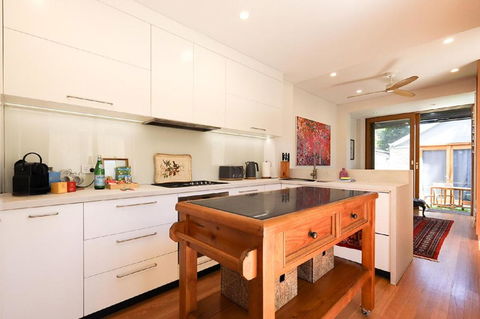 Charming 3-Bedroom Terrace In The Heart Of Glebe - Mackay Tourism 3