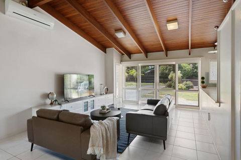 Charming 4BR House W Pool And Parking Near Sunnybank - Mackay Tourism 4