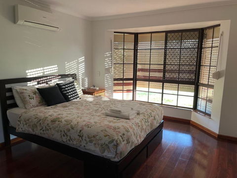Charming 4BR Retreat Near Gawler - Mackay Tourism 0