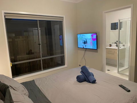 Charming Home In Griffin For Unforgettable Stay - Mackay Tourism 3
