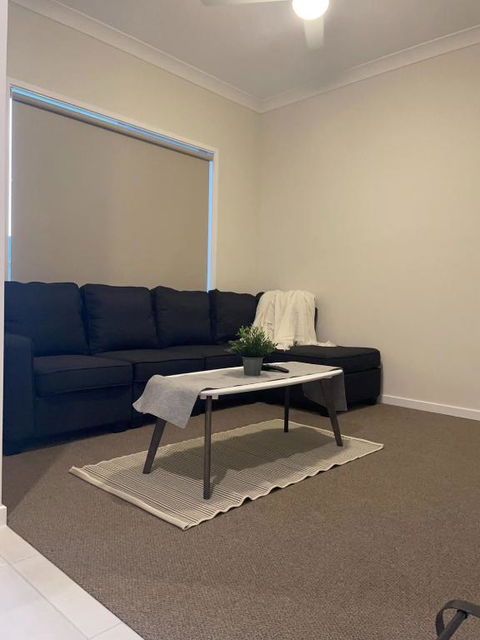 Charming Home In Griffin For Unforgettable Stay - Mackay Tourism 4
