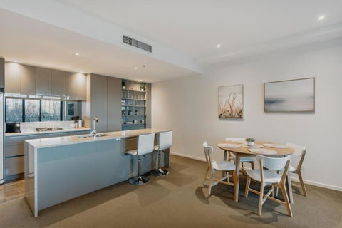 Central Located 2-Bed With Pool, Gym & Parking - Mackay Tourism 2