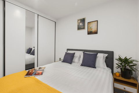 Central Simplicity - Modern Inner-city Living - Mackay Tourism 3