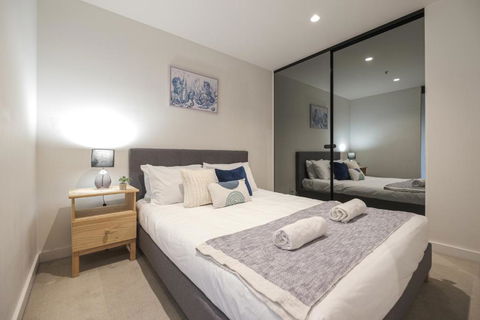 Central Melbourne 1br1ba Apt With Balcony - Mackay Tourism 2