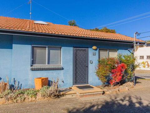 Charvel 1 35 Gippsland Street - Mackay Tourism 2