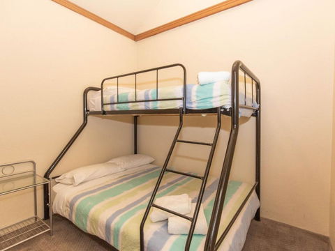 Charvel 1 35 Gippsland Street - Mackay Tourism 4