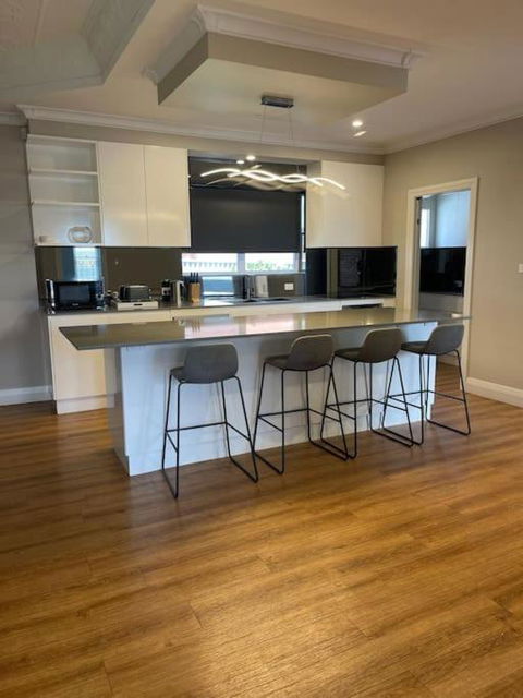 Cheerful 3-bedroom Home With Free Parking On Site - Mackay Tourism 2