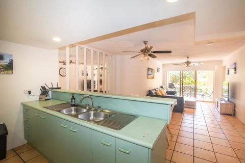 Chillawong + 1 Minute To Beach + Local Cafes - Mackay Tourism 1