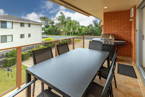 Christie Court 3 - Mackay Tourism 1