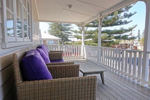 Christina Cottage - Bring Your Own Linen - Mackay Tourism 3