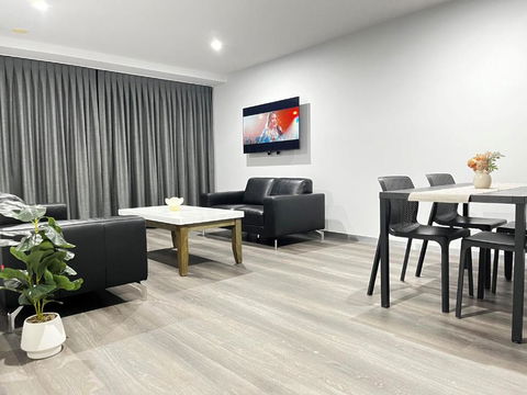 Circle On Cavil Holidays Gold Coast - Mackay Tourism 3