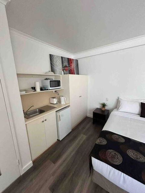 City Entire Ensuite Room 304 - Mackay Tourism 2