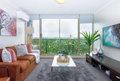 City Skyline Views With Swimming Pool! - Mackay Tourism 0