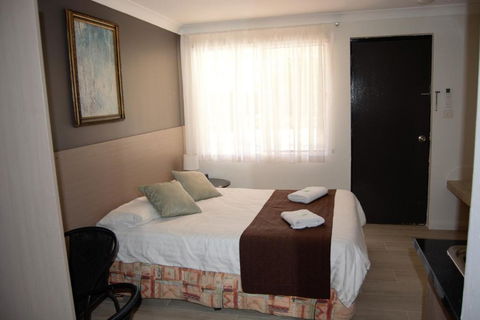 Civic Motor Inn - Mackay Tourism 2
