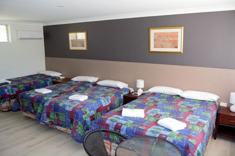 Civic Motor Inn - Mackay Tourism 1