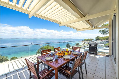 Classic View 2, 2 49 Victoria Pde - Panoramic Water Views, Aircon, Free Wifi - Mackay Tourism 1