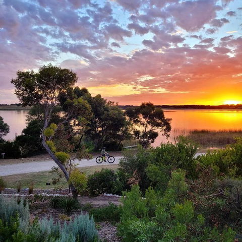 Clayton Bay Riverside Holiday Park - Mackay Tourism 1