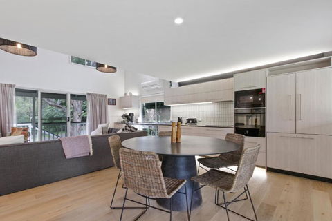 Cliff House Cottage - Mackay Tourism 4