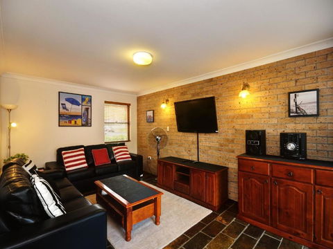 Close To The Main Surf Beach - Mackay Tourism 1