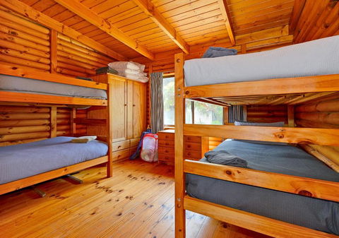Cloudy Bay Cabin - Mackay Tourism 2