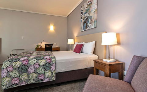 Coachmans Inn Warwick - Mackay Tourism 3