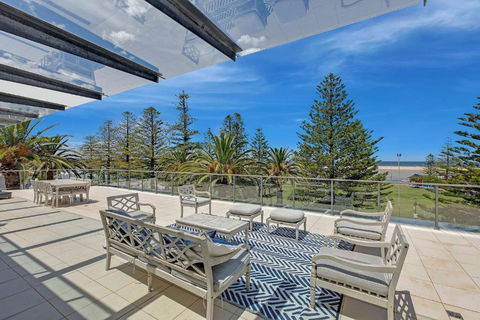 Coast Luxury Apartments 17 - Mackay Tourism 0