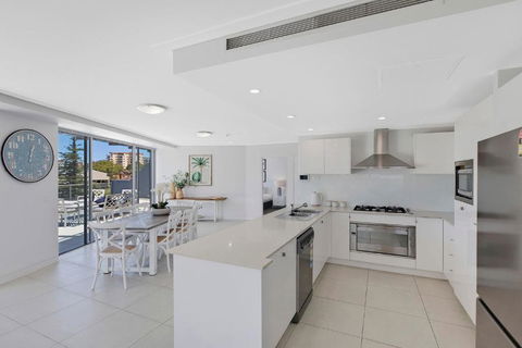 Coast Luxury Apartments 17 - Mackay Tourism 4