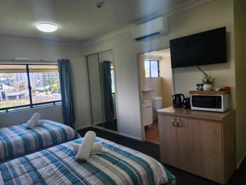 Coastal Breeze Studio- Steps From CBD,Stadium&Ferry - Mackay Tourism 2