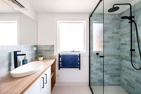 Coastal Comfort Ocean Grove Family Home - Mackay Tourism 3