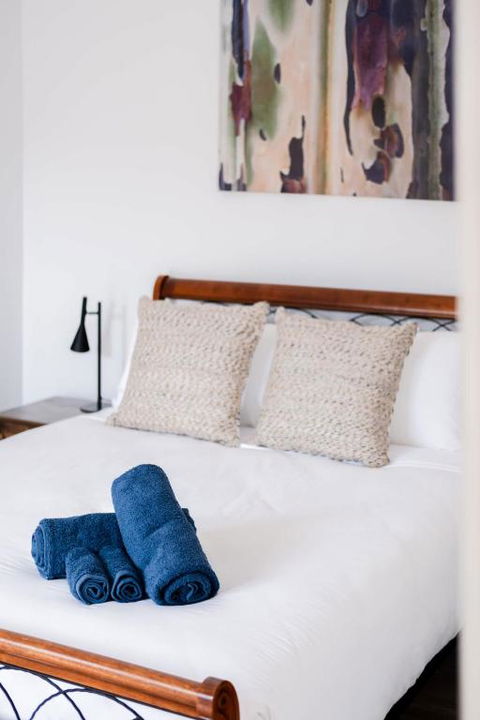 Coastal Comfort Ocean Grove Family Home - Mackay Tourism 4