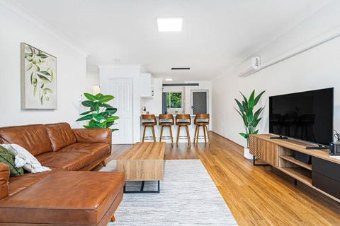 Coastal Comfort - Steps From The Beach - Mackay Tourism 0