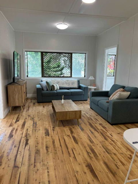 Coastal Echo - Oceanstays - Pet Friendly - Mackay Tourism 0