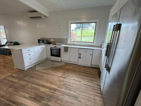 Coastal Echo - Oceanstays - Pet Friendly - Mackay Tourism 3