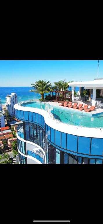 Coastal Escape In Broadbeach - Mackay Tourism 1