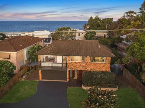 Coastal Escape Noraville - Family Friendly Home - Woodfire Pizza Oven - Mackay Tourism 0