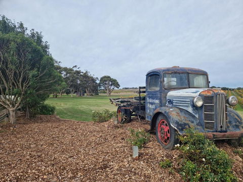 Coastal Glamp At Bellarine Estate Winery - Mackay Tourism 3