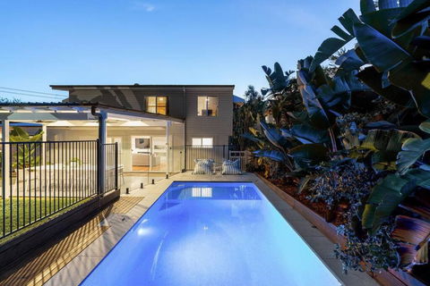 Coastal Paradise With Pool - Mackay Tourism 0