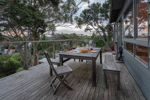 Coastal Retreat..entertainers Delight - Mackay Tourism 0