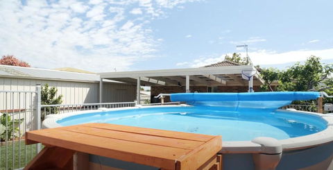 Coastal Springs - PET FRIENDLY & 200m To Beach! - Mackay Tourism 0