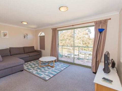 Cobb And Co 3 39 Cobbon Cres - Mackay Tourism 0