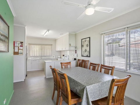 Coffey Court Cottage 2 - Mackay Tourism 2