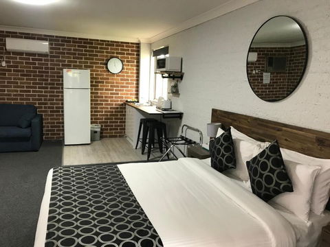 Coffs Shearwater Motel - Mackay Tourism 0
