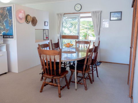 Collingwood Beach Cottage - Belle Escapes Jervis Bay - Mackay Tourism 4