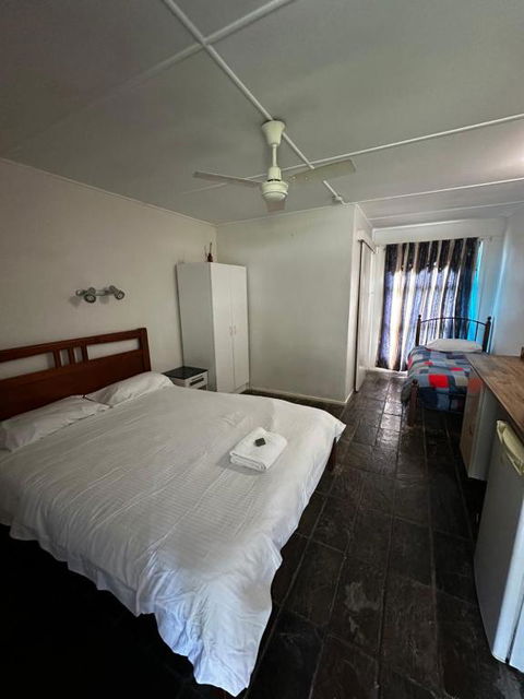 Colosseum Creek Motel - Mackay Tourism 2