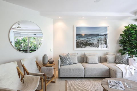 Coastal Family Retreat Pool & Bay Views - Mackay Tourism 0