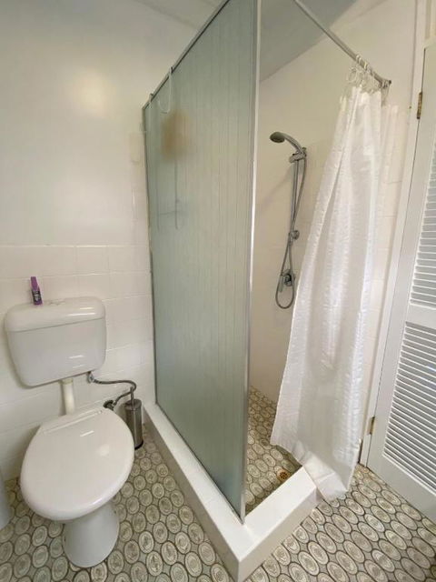 COST EFFECTIVE ISLAND ESCAPE! Studio Unit, Nelly Bay - Mackay Tourism 4