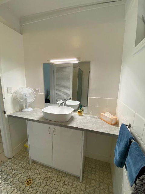 COST EFFECTIVE ISLAND ESCAPE! Studio Unit, Nelly Bay - Mackay Tourism 3